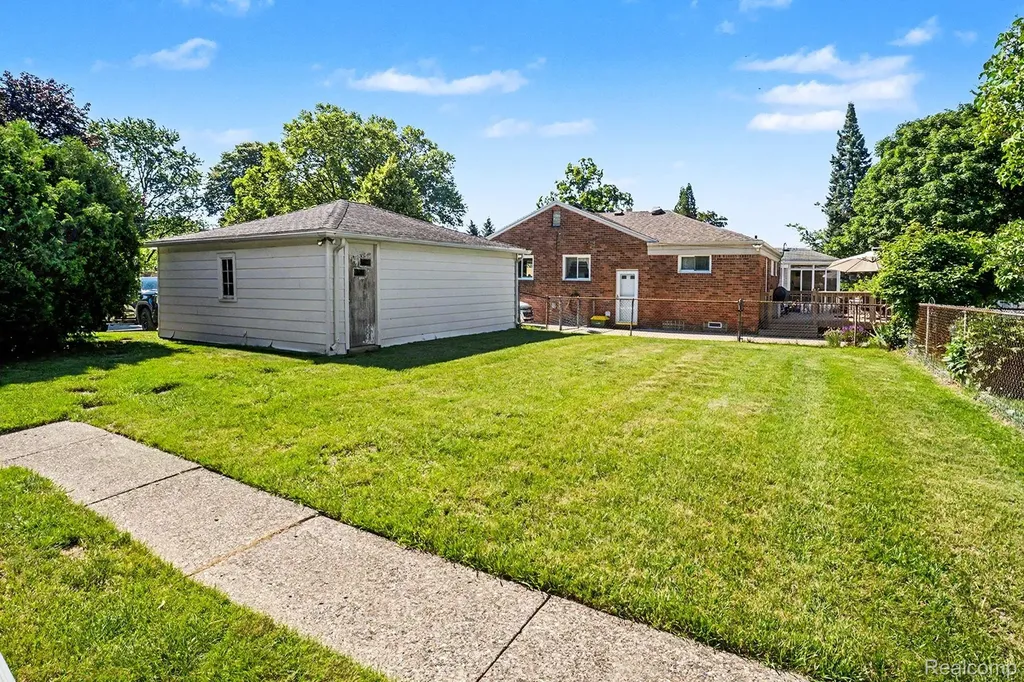 1209 Massoit Road Clawson City MI 48017