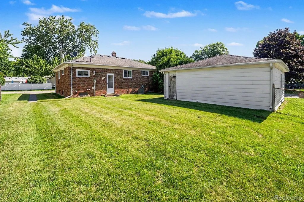 1209 Massoit Road Clawson City MI 48017
