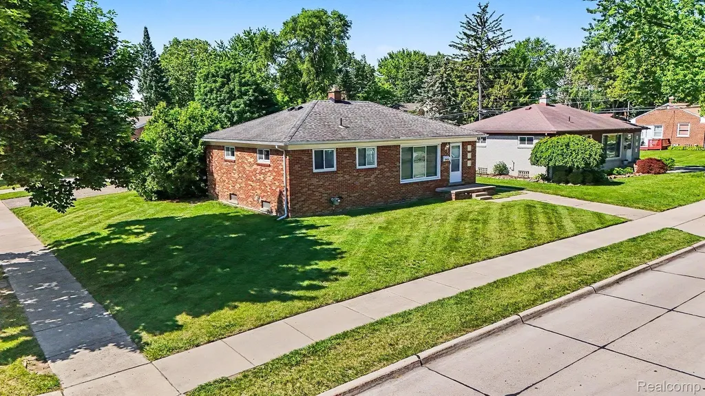 1209 Massoit Road Clawson City MI 48017
