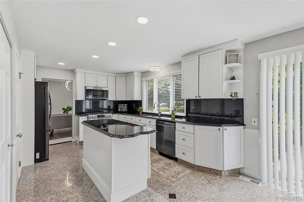 3495 Macnichol Trail West Bloomfield Charter Township MI 48323