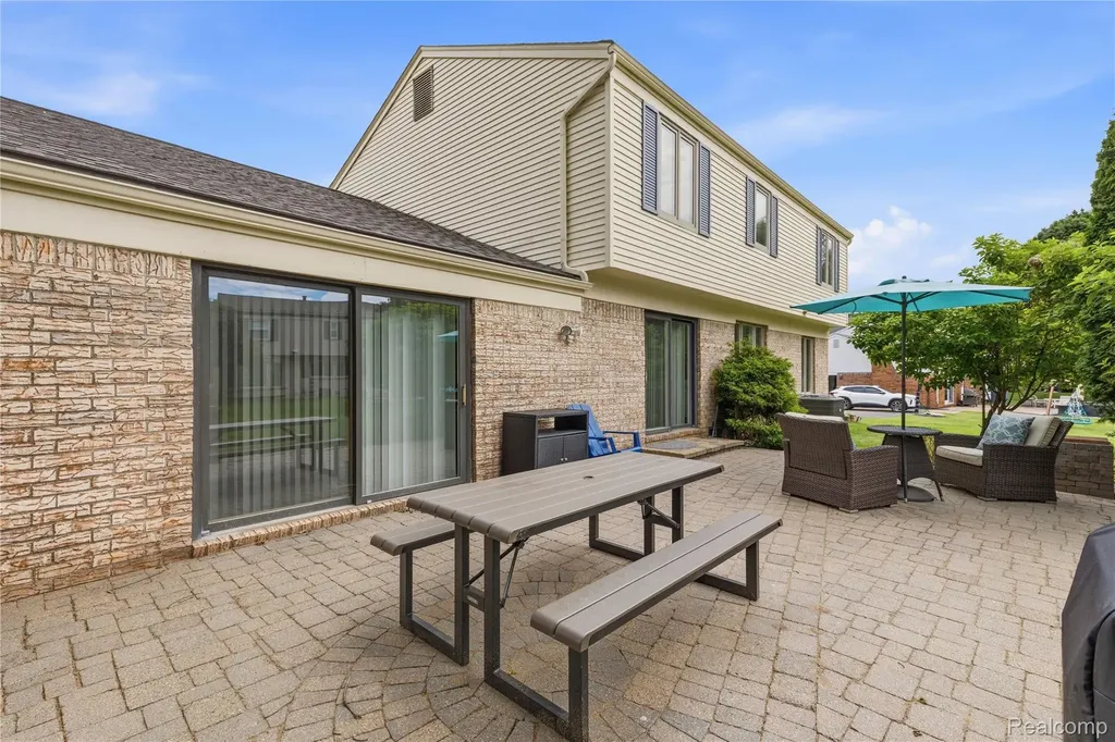 3495 Macnichol Trail West Bloomfield Charter Township MI 48323