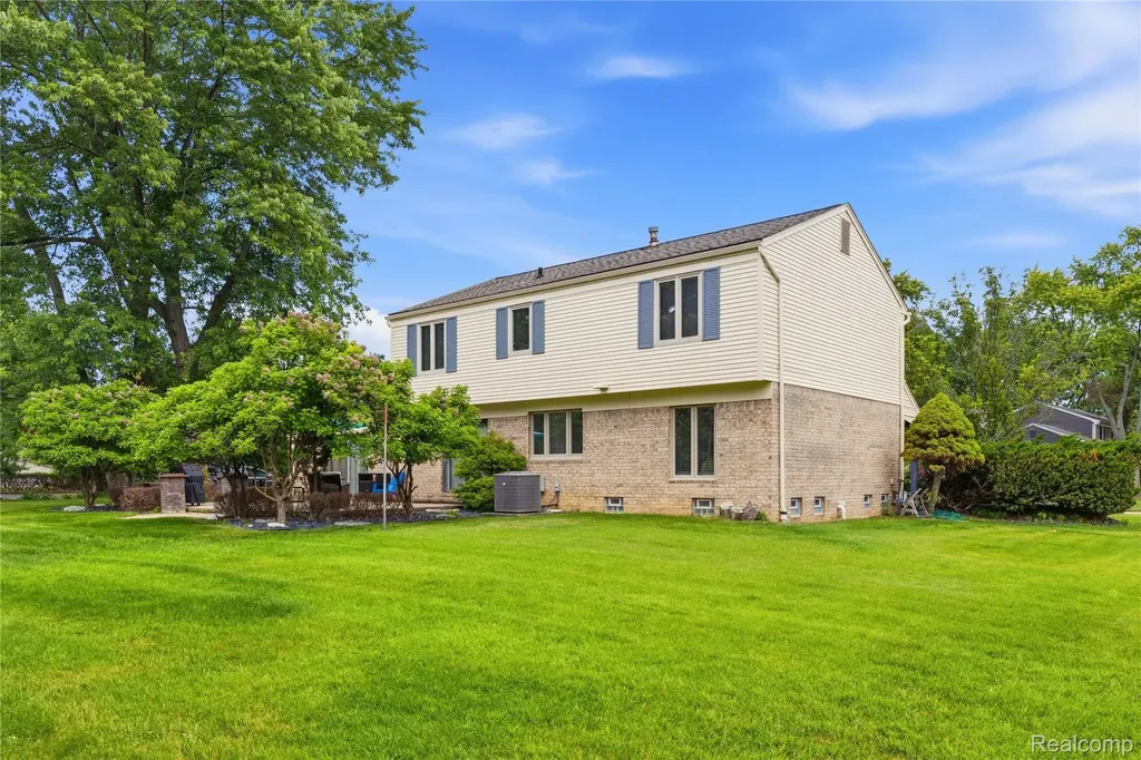 3495 Macnichol Trail West Bloomfield Charter Township MI 48323