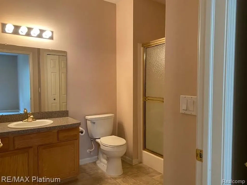 1105 S Rial Lake Drive Howell City MI 48843