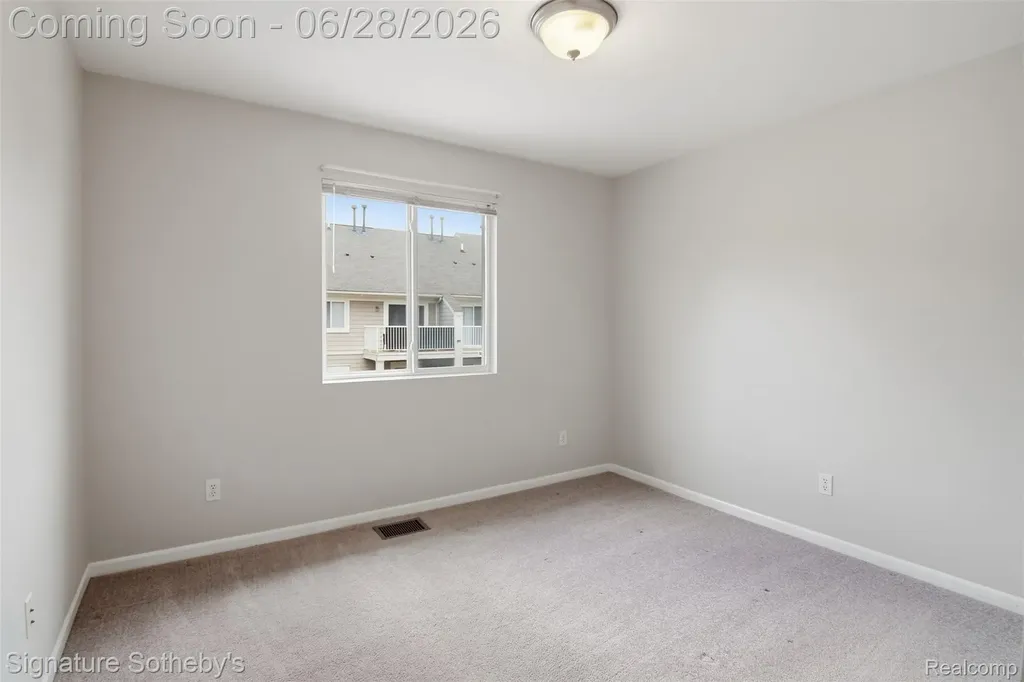 1091 Beaver Run Troy City MI 48083