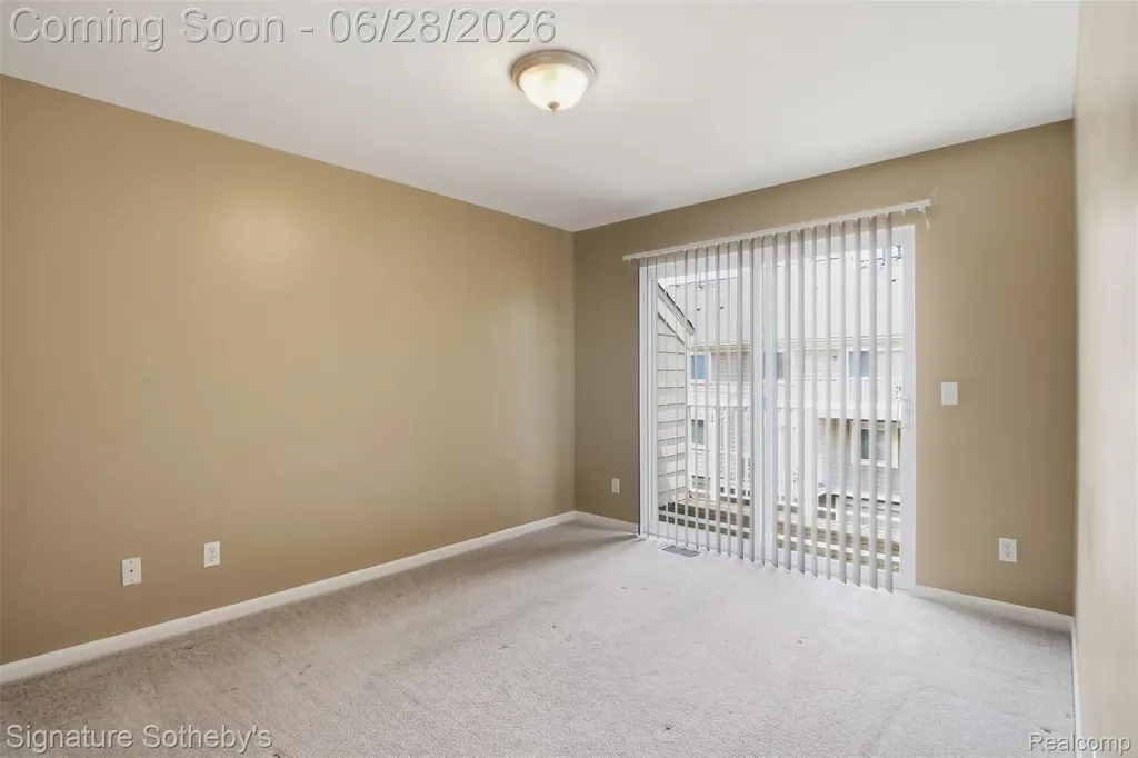 1091 Beaver Run Troy City MI 48083