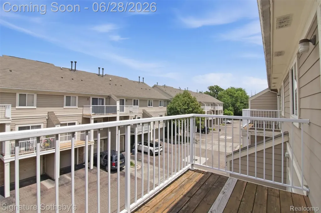 1091 Beaver Run Troy City MI 48083