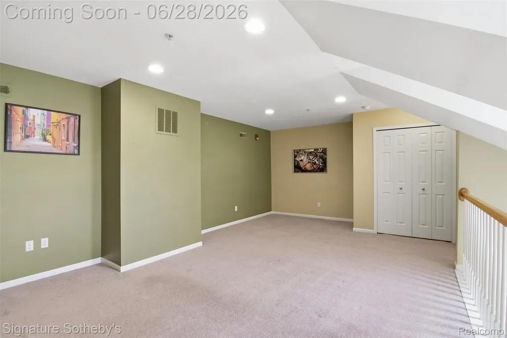 1091 Beaver Run Troy City MI 48083