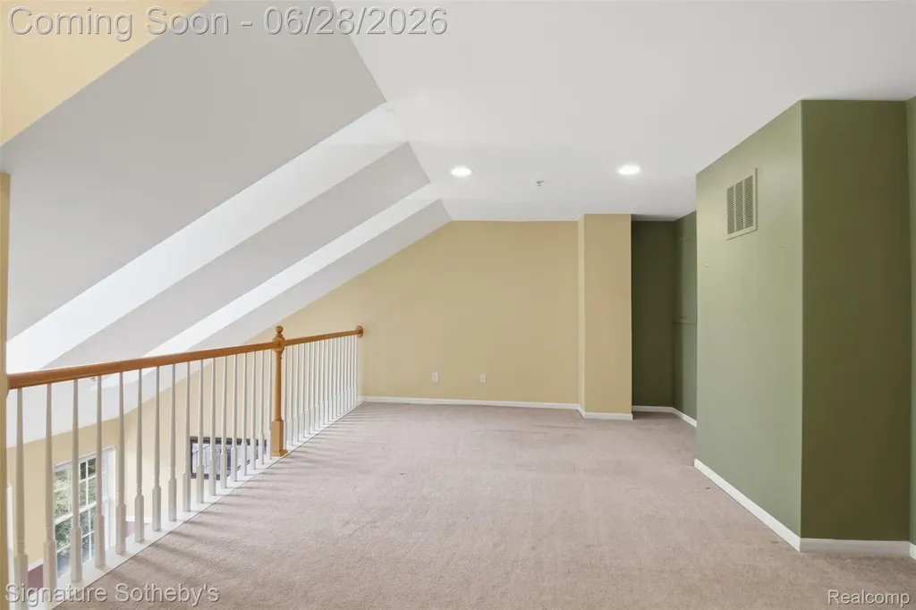 1091 Beaver Run Troy City MI 48083