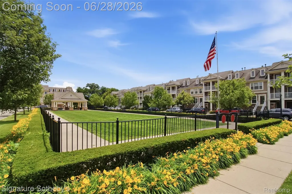 1091 Beaver Run Troy City MI 48083