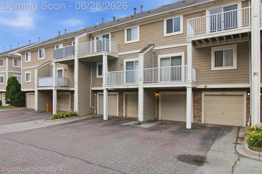 1091 Beaver Run Troy City MI 48083