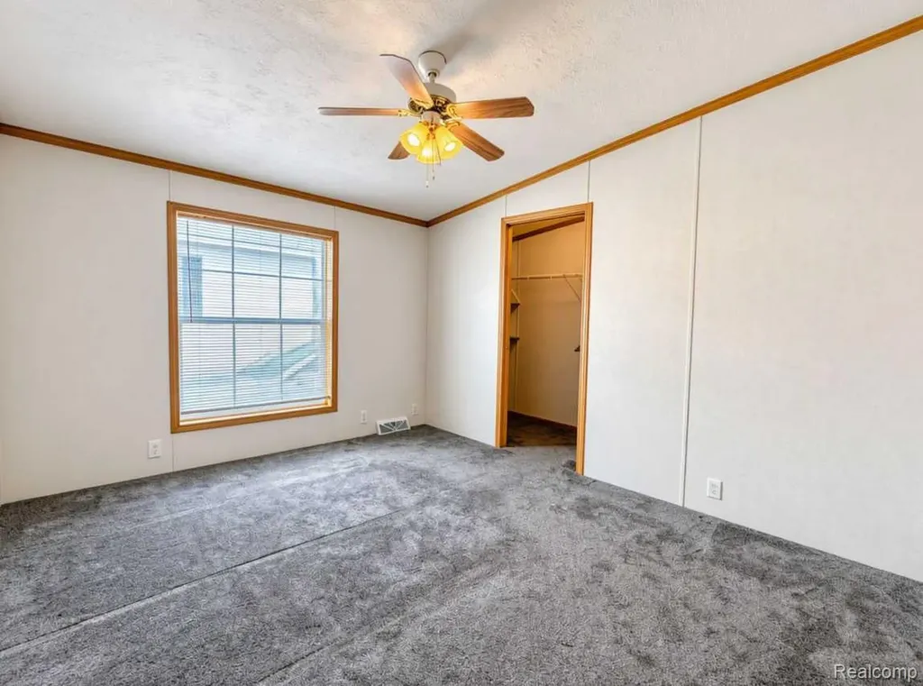 29258 Hidden River Drive Gibraltar City MI 48173