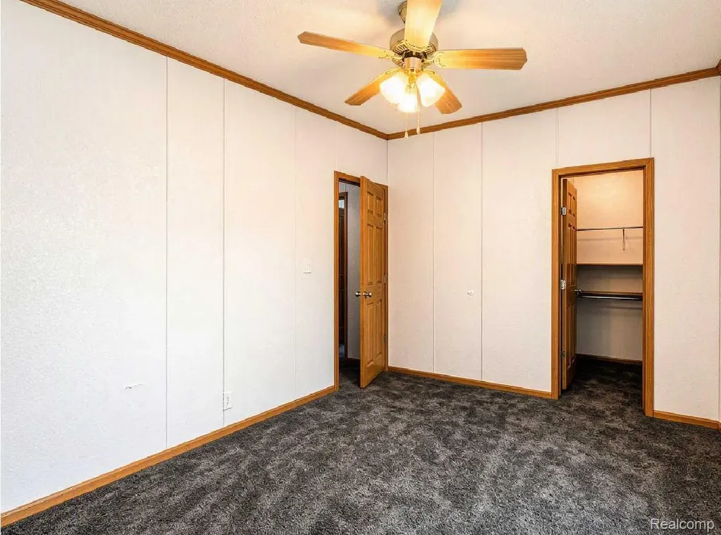 29258 Hidden River Drive Gibraltar City MI 48173