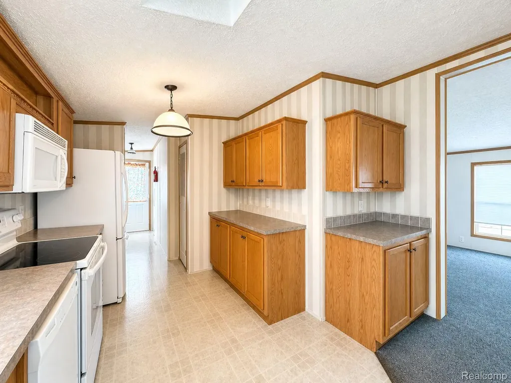 29258 Hidden River Drive Gibraltar City MI 48173