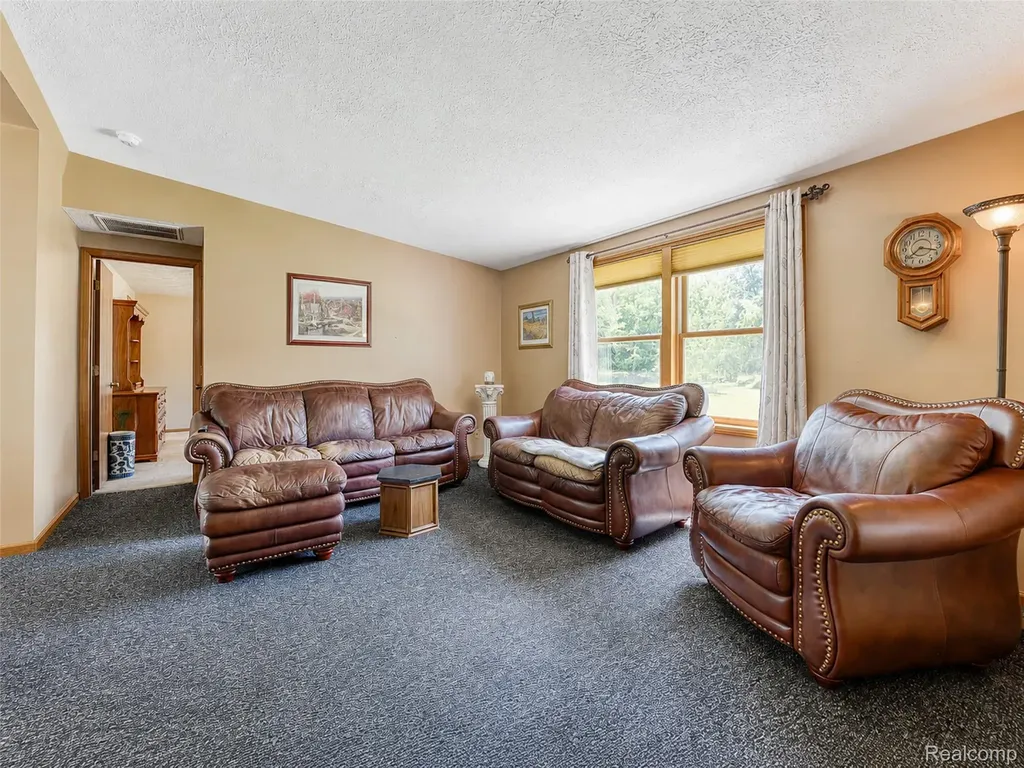 13129 Evelyn Court Van Buren Charter Township MI 48111