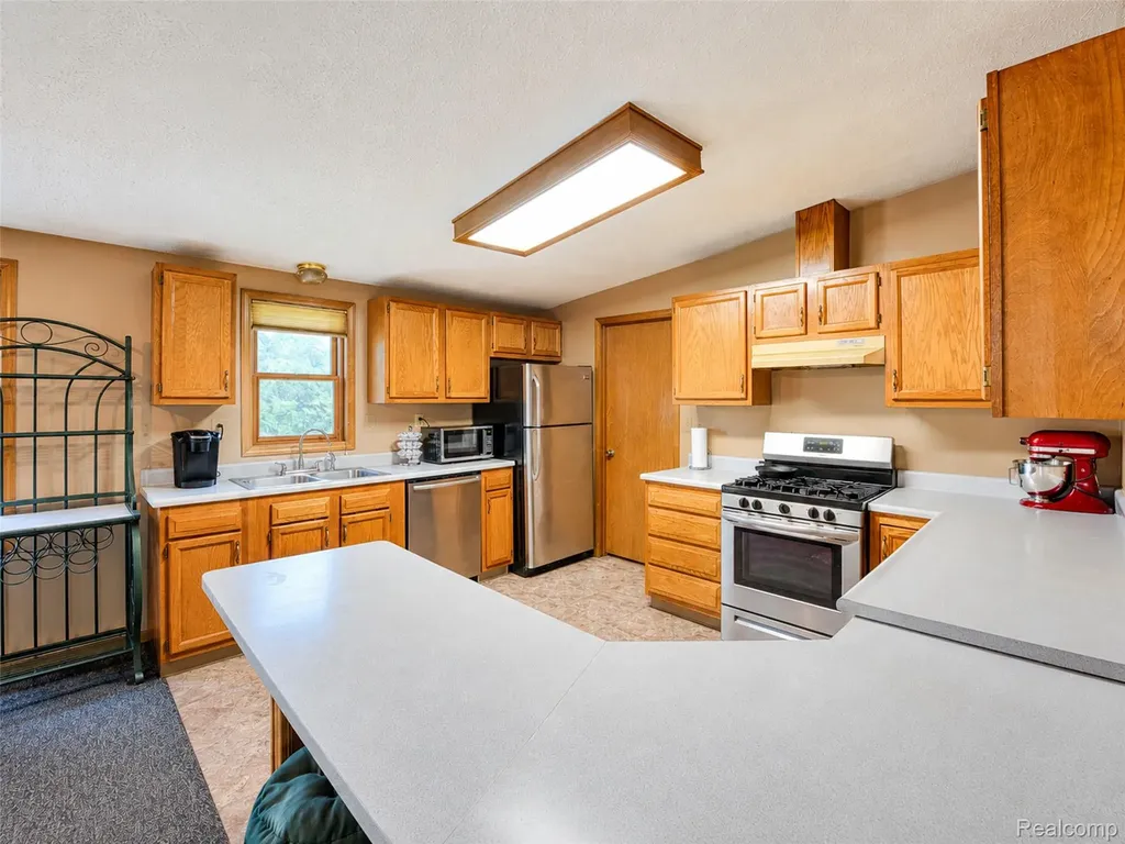 13129 Evelyn Court Van Buren Charter Township MI 48111