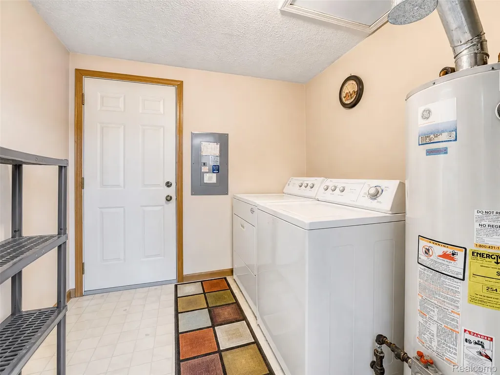 13129 Evelyn Court Van Buren Charter Township MI 48111