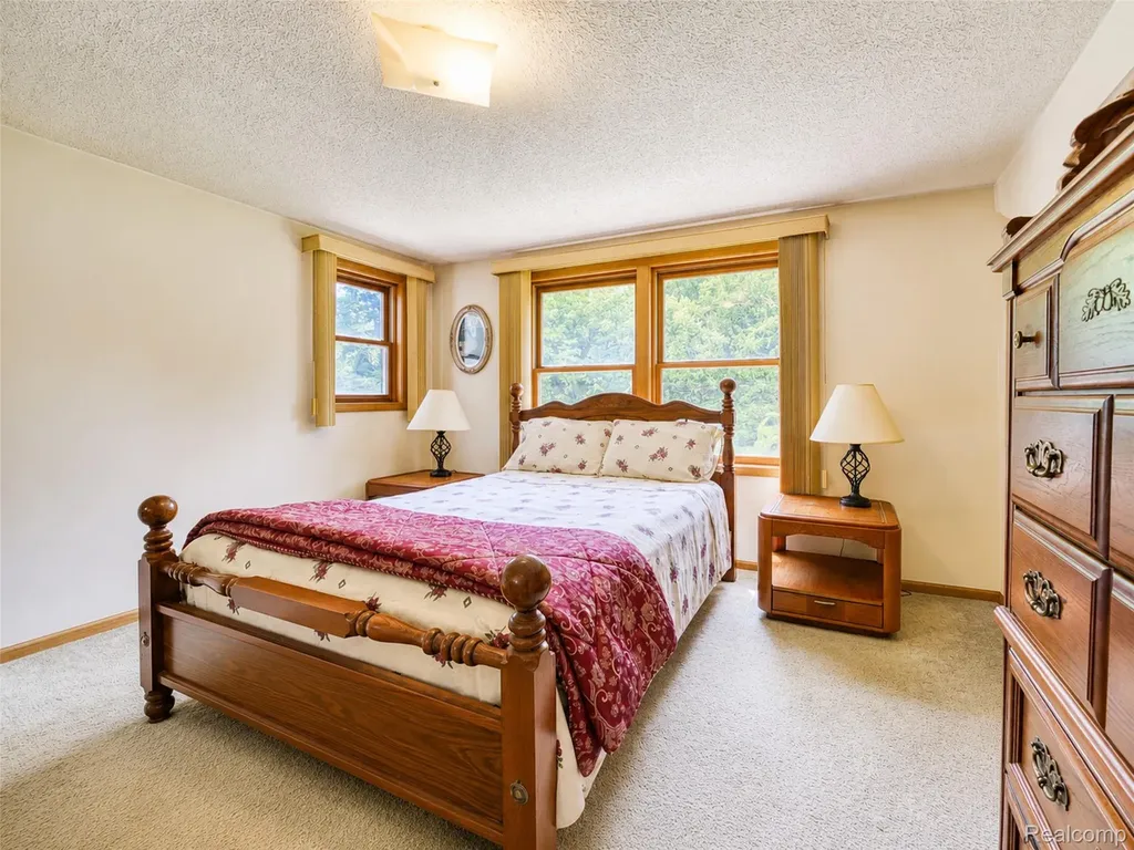 13129 Evelyn Court Van Buren Charter Township MI 48111
