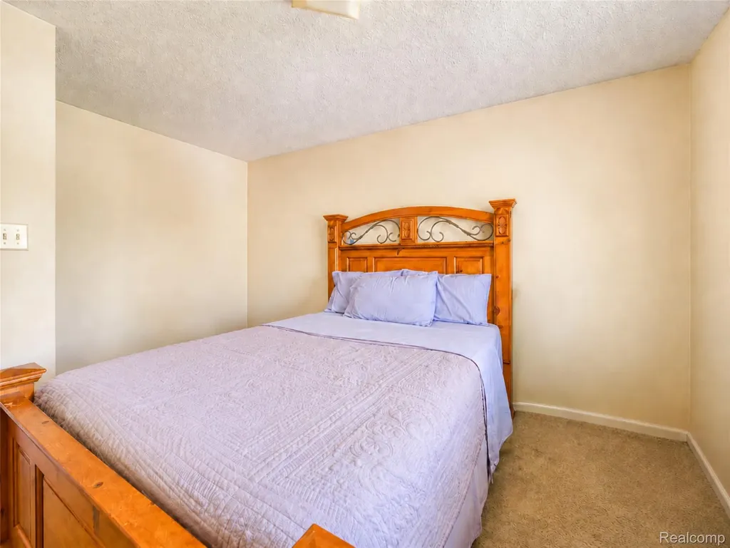 13129 Evelyn Court Van Buren Charter Township MI 48111