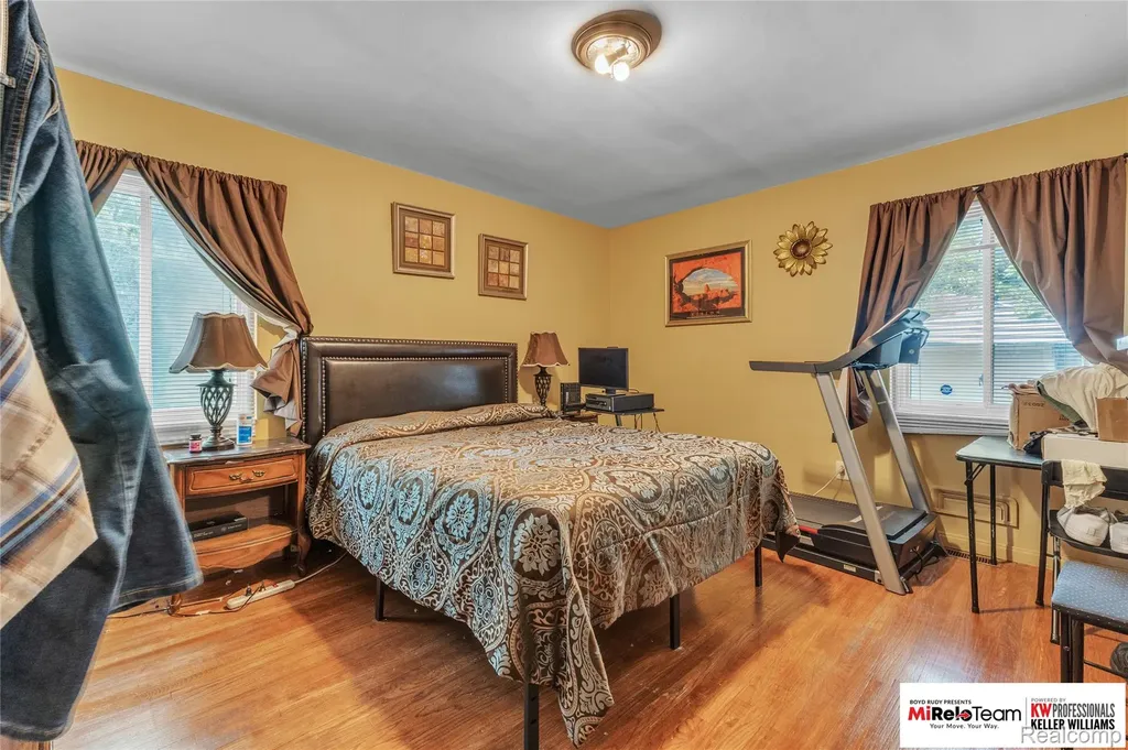 17585 Whitcomb Street Detroit City MI 48235