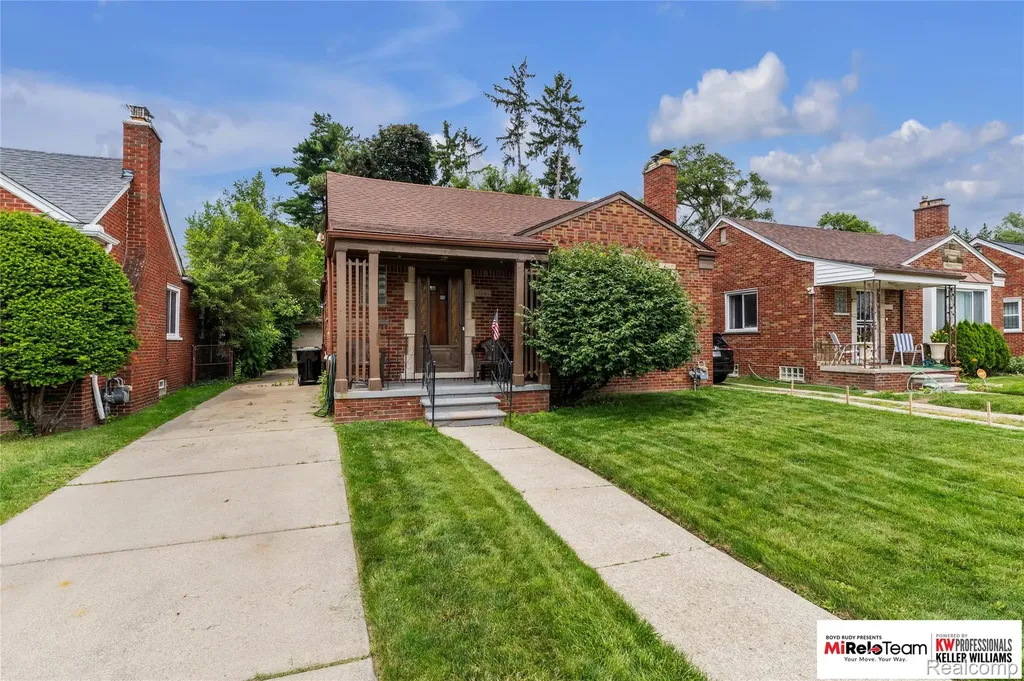 17585 Whitcomb Street Detroit City MI 48235