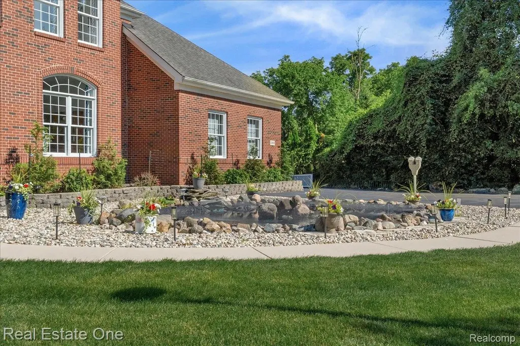 33850 Braebury Ridge Farmington Hills City MI 48331