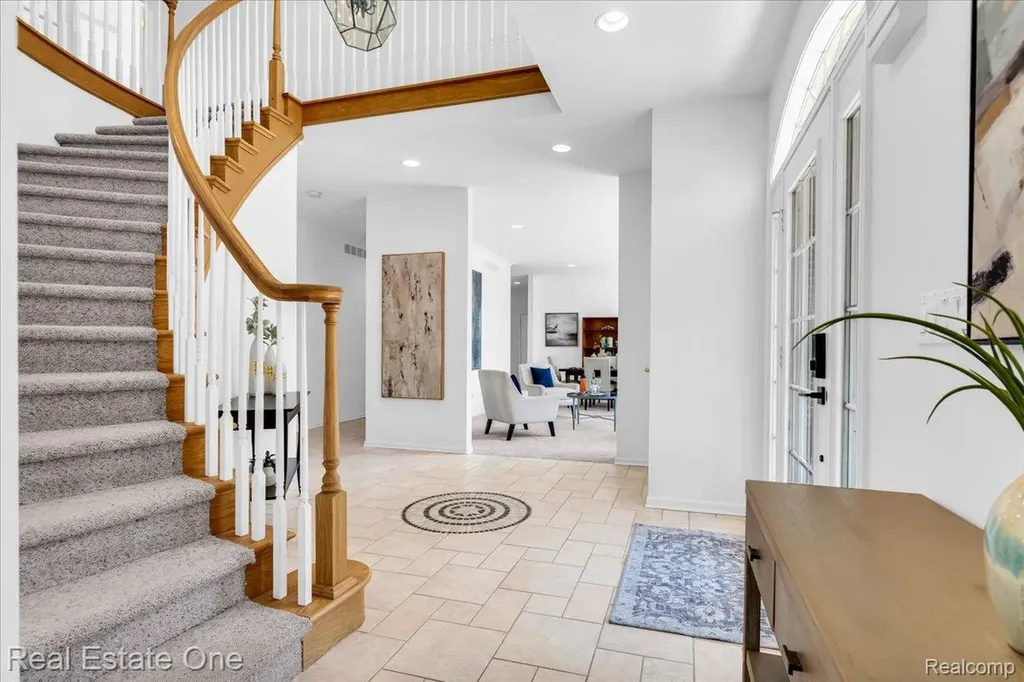 33850 Braebury Ridge Farmington Hills City MI 48331