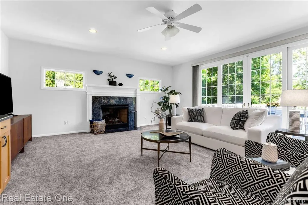 33850 Braebury Ridge Farmington Hills City MI 48331