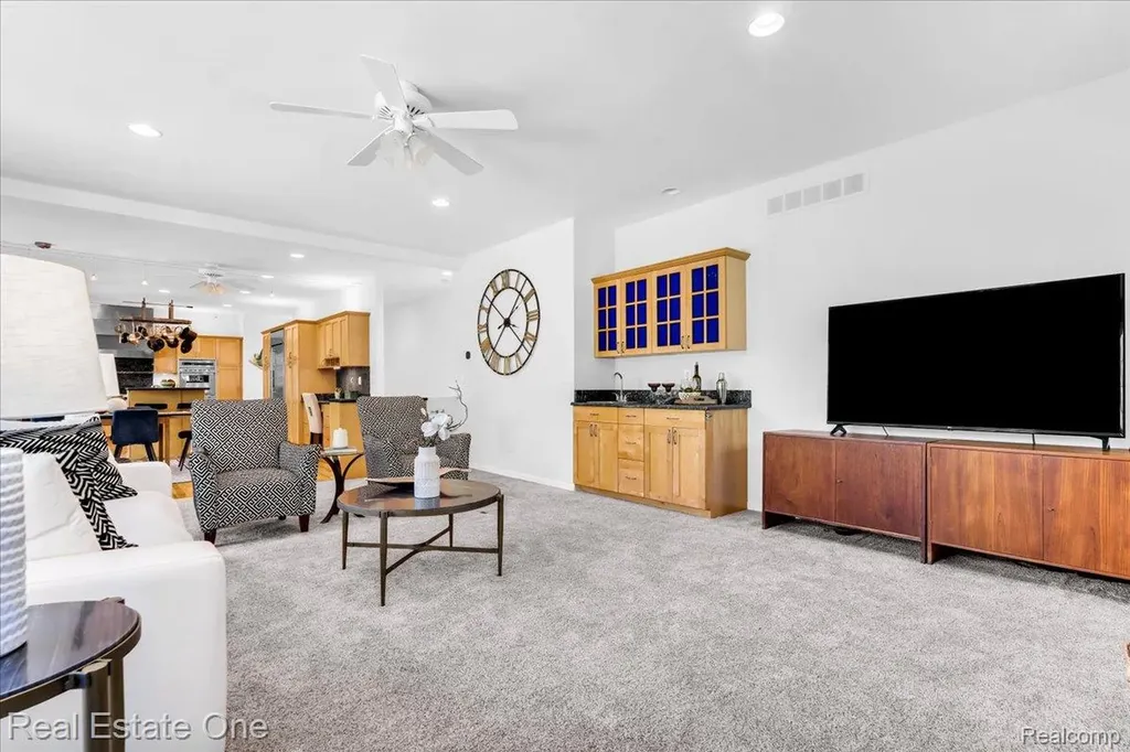 33850 Braebury Ridge Farmington Hills City MI 48331