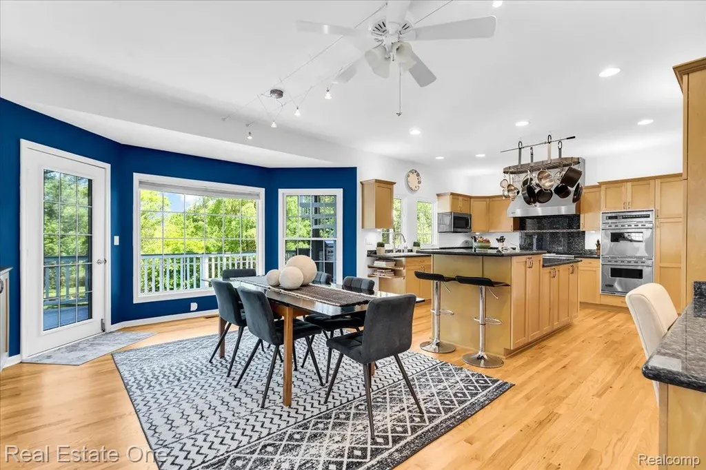 33850 Braebury Ridge Farmington Hills City MI 48331