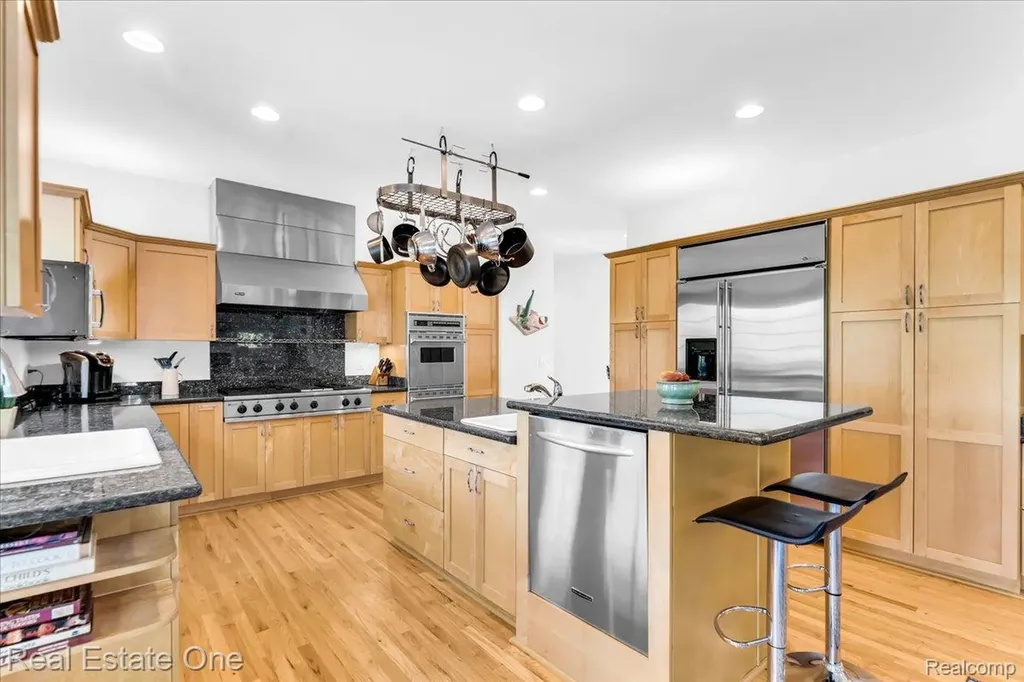 33850 Braebury Ridge Farmington Hills City MI 48331