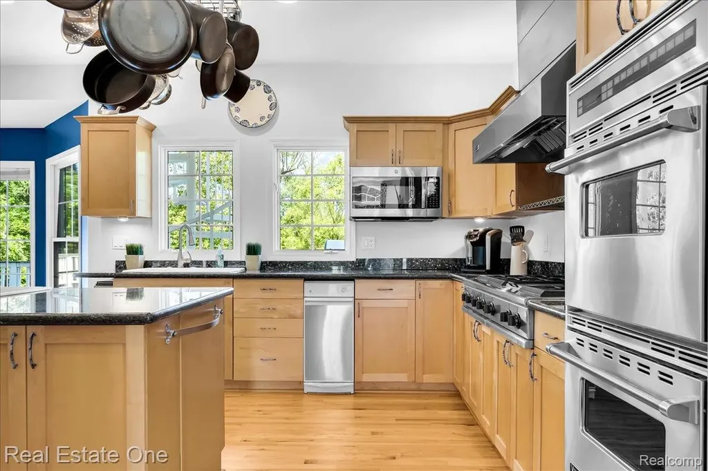 33850 Braebury Ridge Farmington Hills City MI 48331