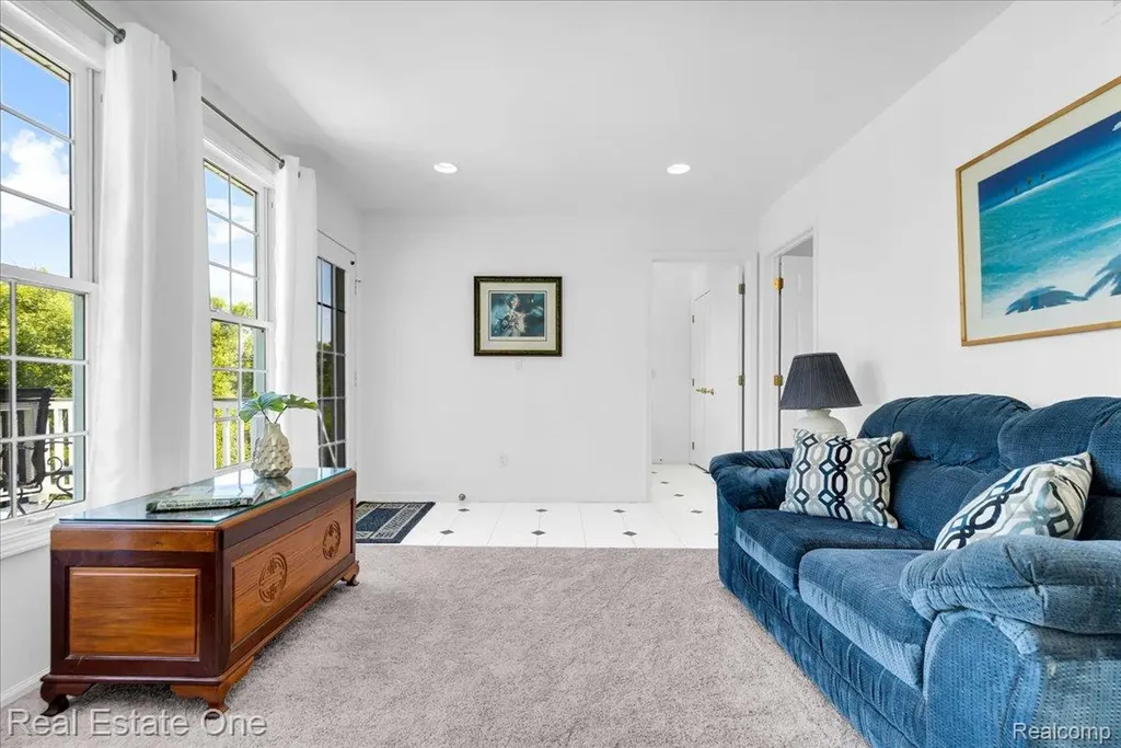 33850 Braebury Ridge Farmington Hills City MI 48331