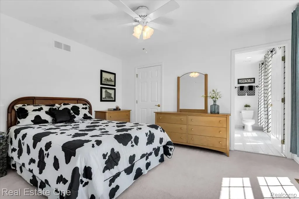 33850 Braebury Ridge Farmington Hills City MI 48331