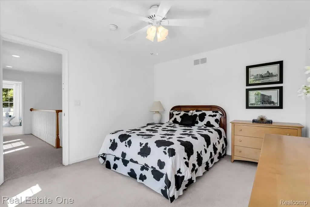 33850 Braebury Ridge Farmington Hills City MI 48331