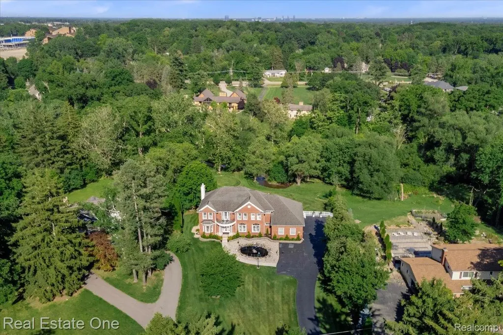 33850 Braebury Ridge Farmington Hills City MI 48331