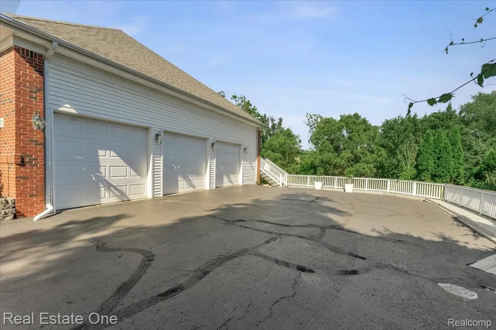 33850 Braebury Ridge Farmington Hills City MI 48331