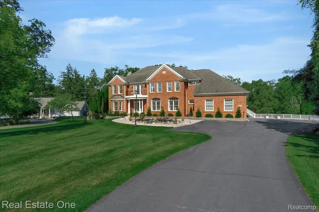 33850 Braebury Ridge Farmington Hills City MI 48331