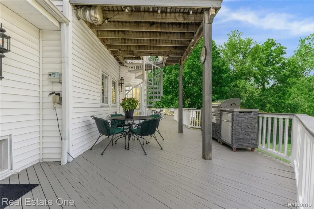 33850 Braebury Ridge Farmington Hills City MI 48331