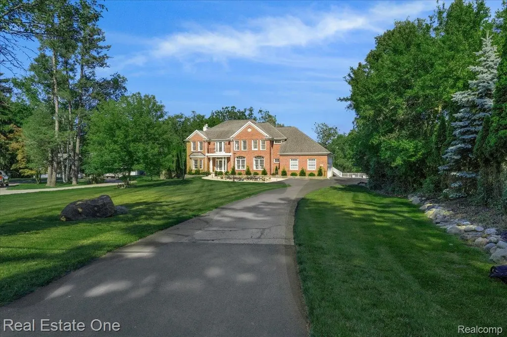 33850 Braebury Ridge Farmington Hills City MI 48331