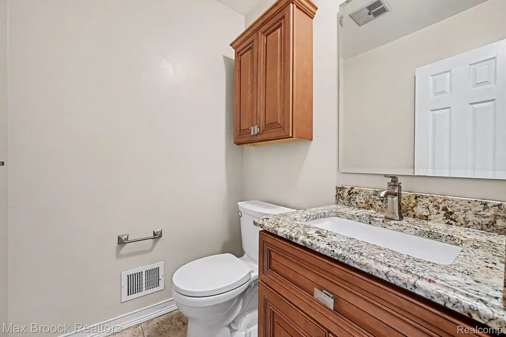 18733 Yorkshire Drive Livonia City MI 48152