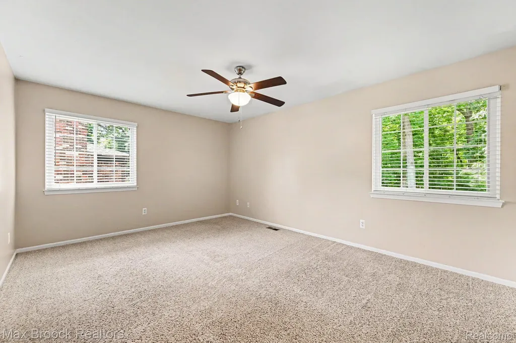 18733 Yorkshire Drive Livonia City MI 48152