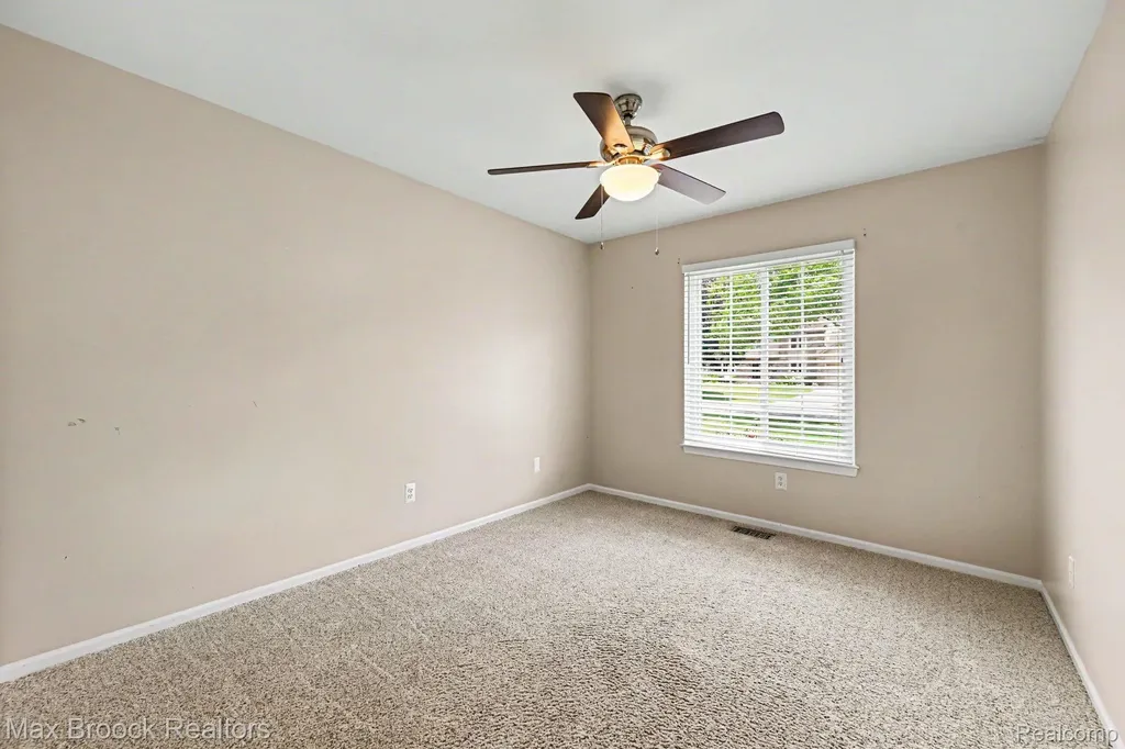18733 Yorkshire Drive Livonia City MI 48152