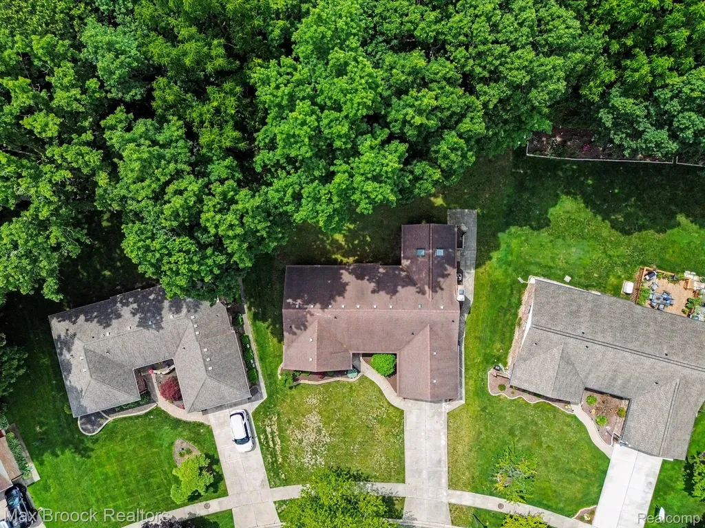 18733 Yorkshire Drive Livonia City MI 48152