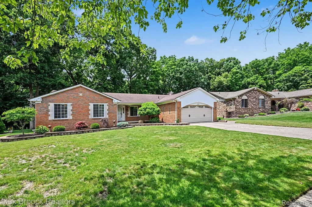 18733 Yorkshire Drive Livonia City MI 48152