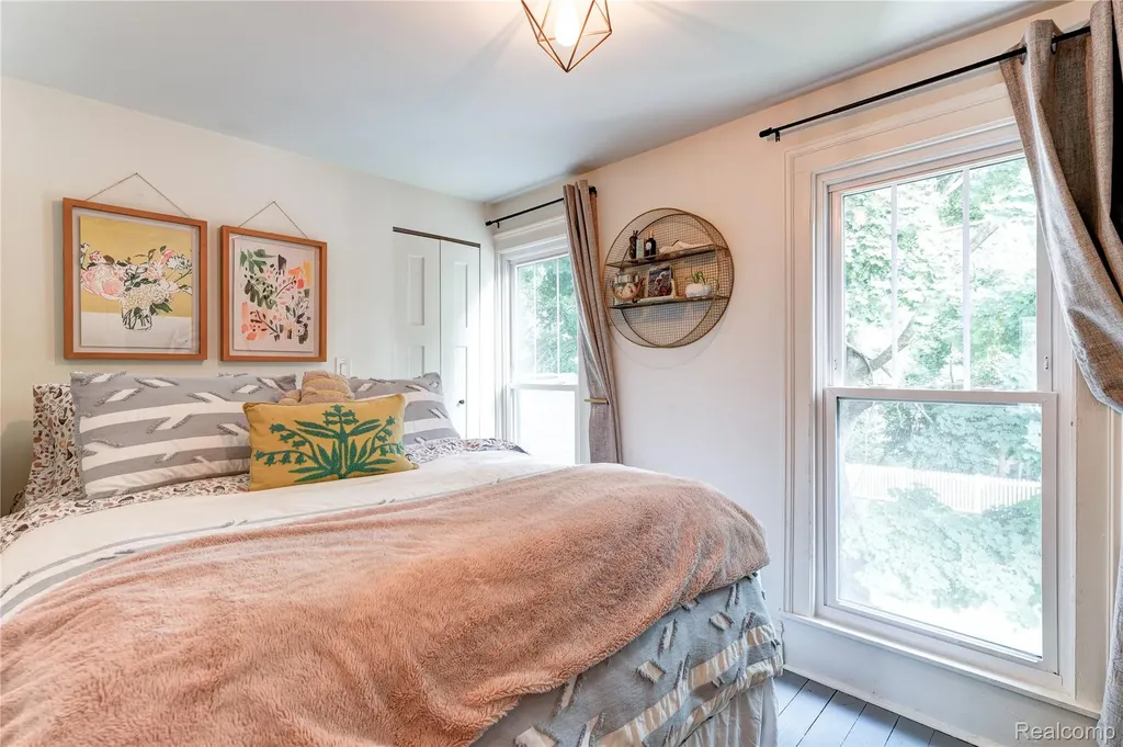 273 W Walled Lake Drive Walled Lake City MI 48390
