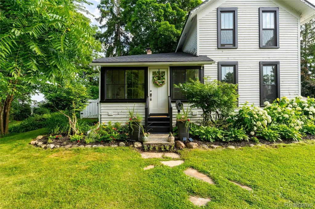 273 W Walled Lake Drive Walled Lake City MI 48390