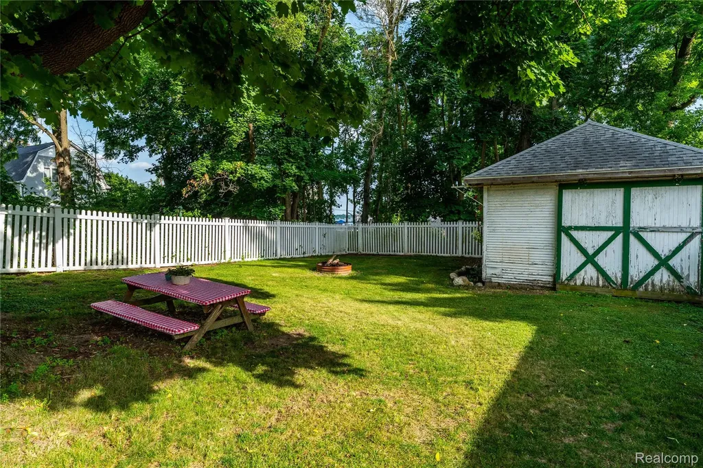 273 W Walled Lake Drive Walled Lake City MI 48390