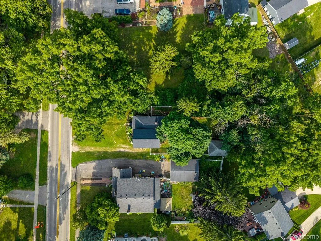273 W Walled Lake Drive Walled Lake City MI 48390