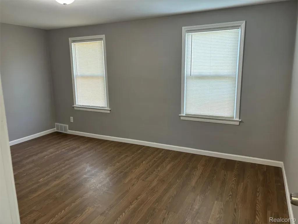 19331 Hoover Street Detroit City MI 48205