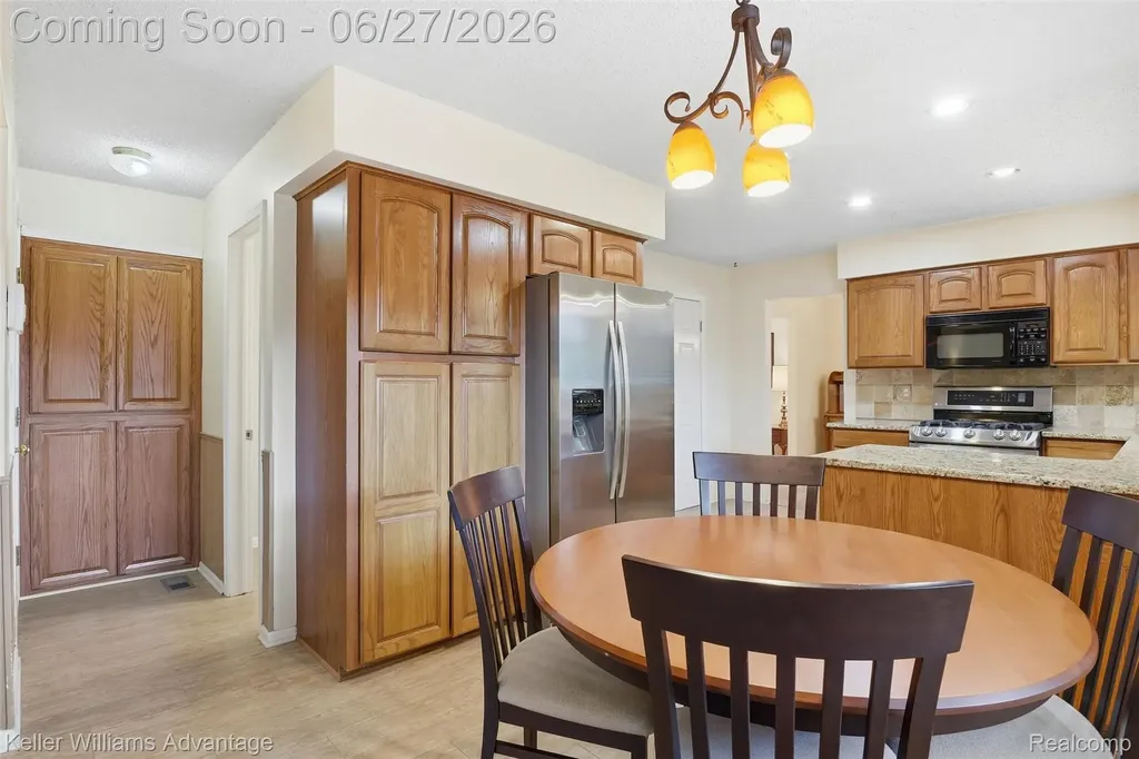 1479 Chanticlair Circle Wixom City MI 48393